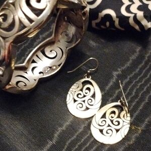 Elegant Silver Swirl Jewelry Set